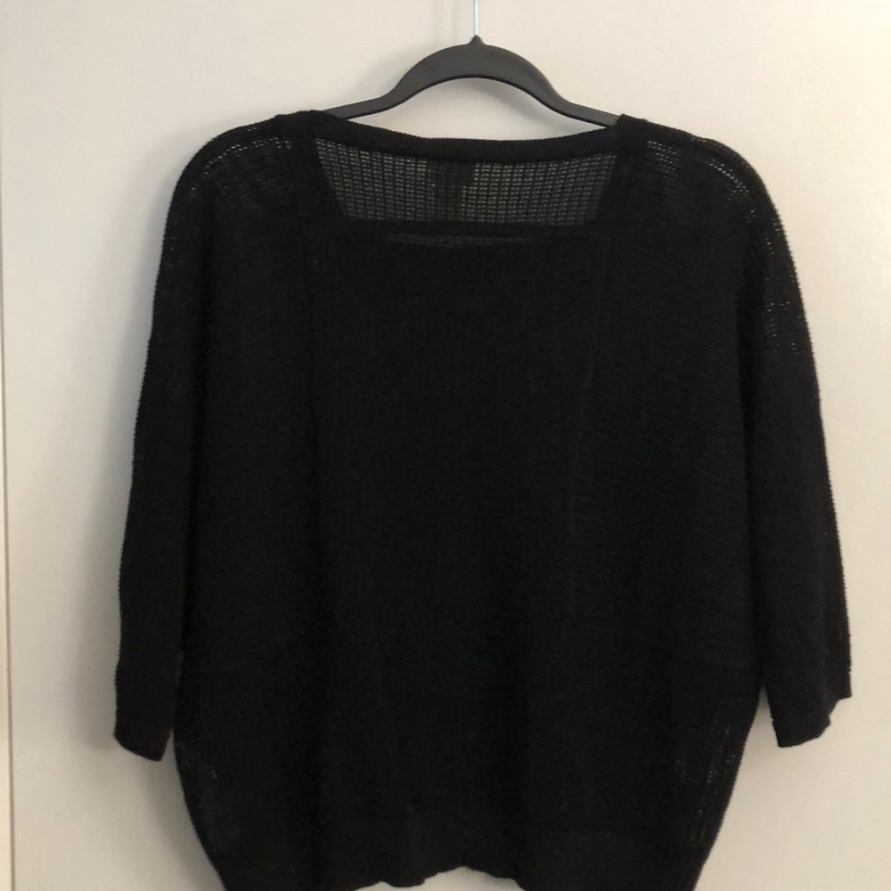 Chico’s 2 (12-14) net-like material w| boat neck - Picture 4 of 4